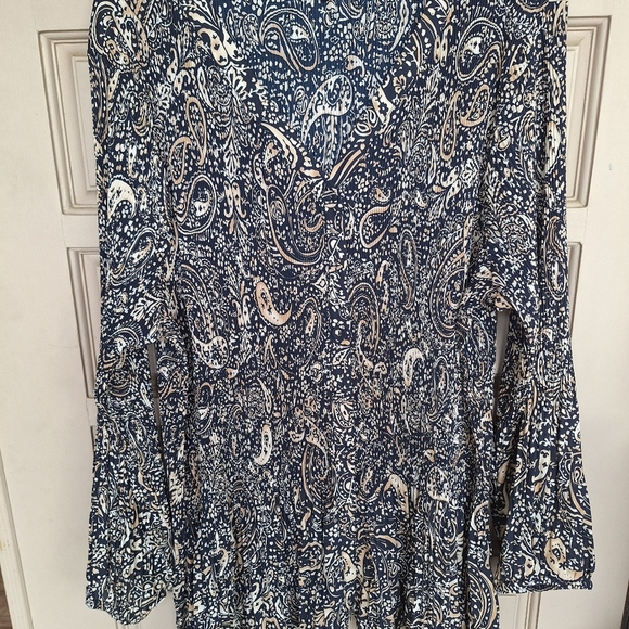 Avenue Blouse Plus Sz22/24 Blk/Tan Paisley Long Sleeves V Neck MiniPleats Cutie - Picture 4 of 12